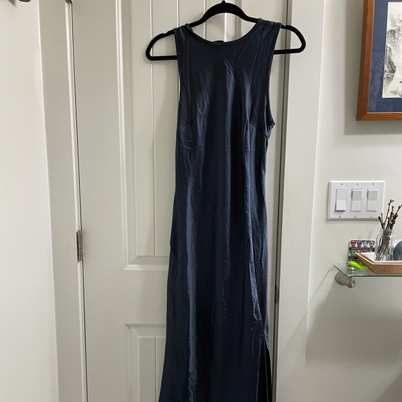 whyte valentine Dresses & Skirts - NWT high neck navy silk dress